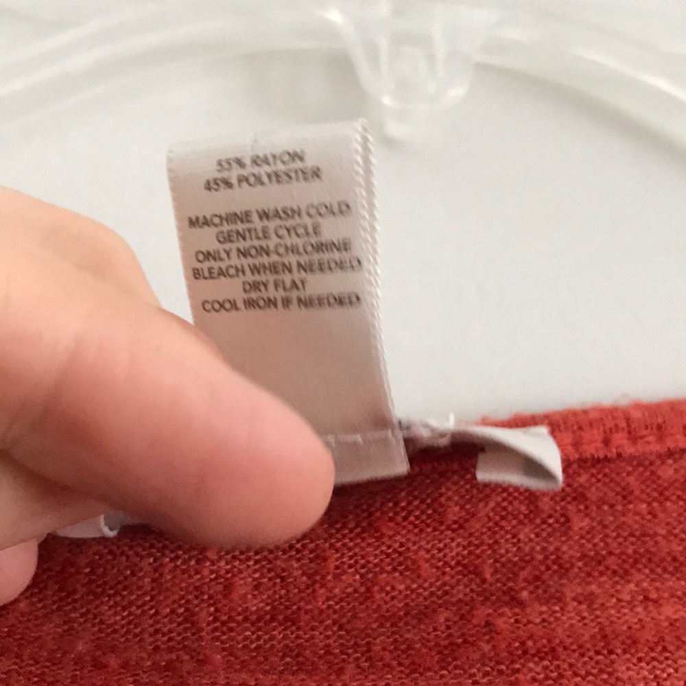 ⭐️3/$20 ruffled tier burnt orange top - Picture 6 of 6